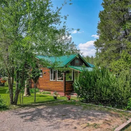Glacier Homestead Coram Exterior photo
