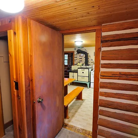 Glacier Homestead Coram Exterior photo