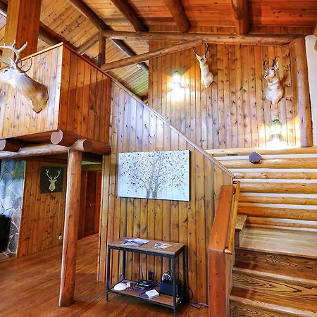 Glacier Homestead Coram Exterior photo