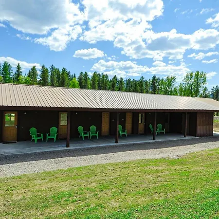 Glacier Homestead Coram Exterior photo